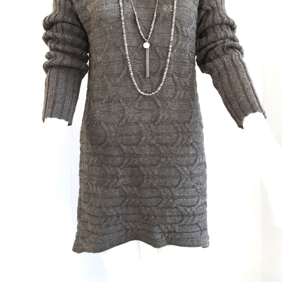 DESIGN HISTOR TEXTURED GRAY COWL NECK HI-LOW SWEATER SZ M - Picture 2 of 10